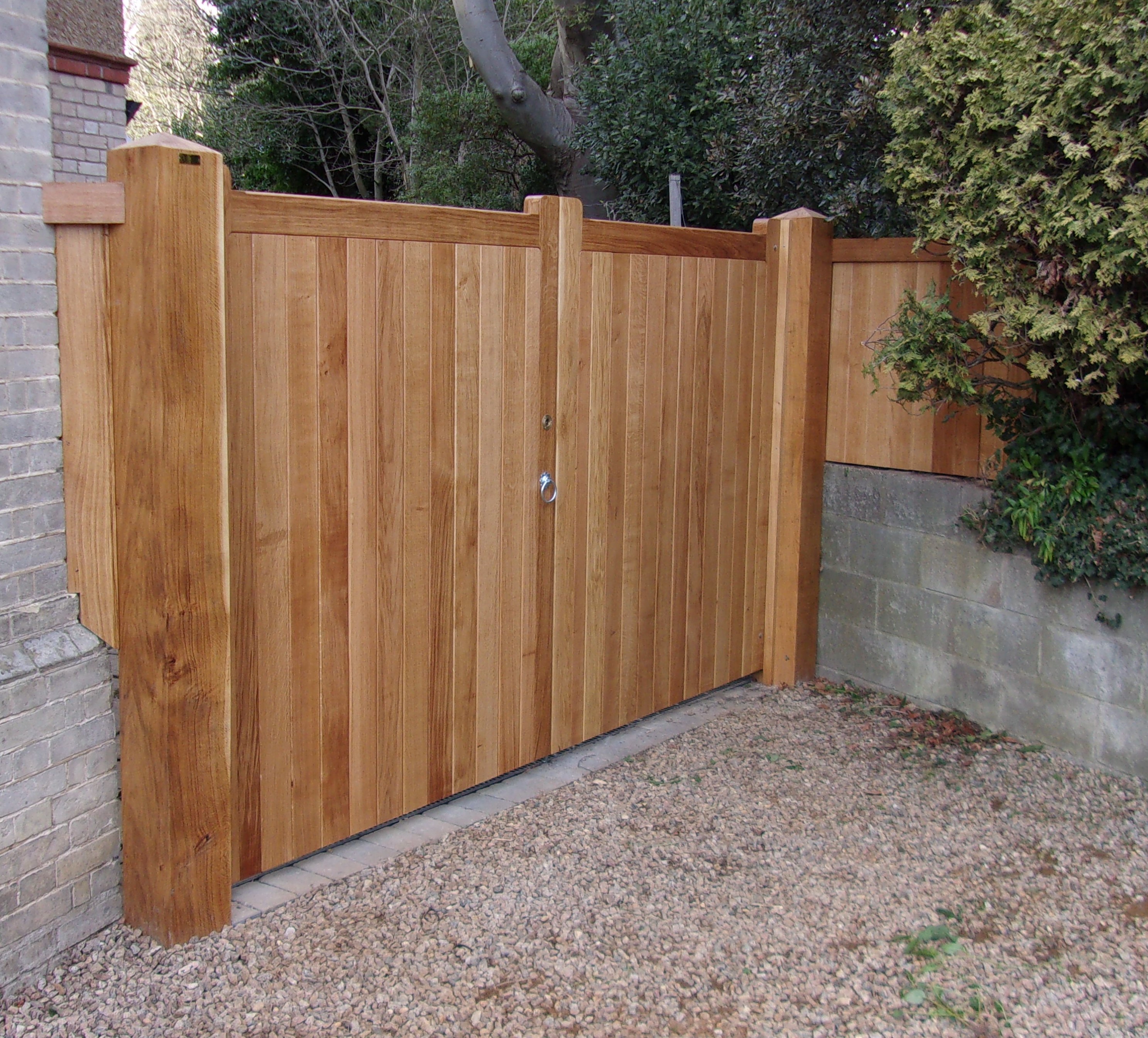 Blyth gates in oiled Oak with side panels
